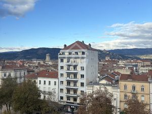 VALENCE HYPER CENTRE : T3 - 6ÈME ÉTAGE - BALCON - CAVE