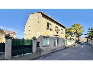 STONE - MAISON DE 145M2 AVEC JARDIN ET PARKING