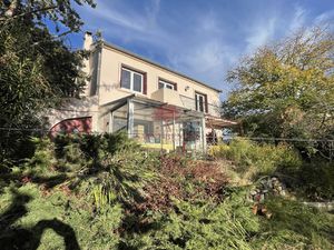 MAISON DE TYPE T4 EN R+1 SUR UNE PARCELLE DE 2478 EN ZONE AG