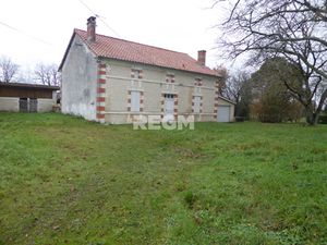 Belle ferme comprenant maison habitable de suite  nombreuses
