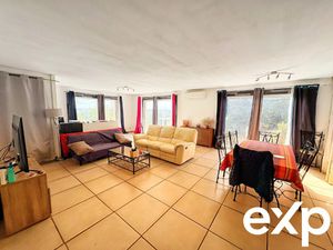 Deux maisons – 166 53 m² – Terrain 3 352 m² – 4 chambres