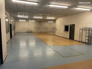 Loue bâtiment 400m2
