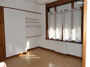 LILLE - Beau F2 au centre de la CATHO (Quartier Vauban)