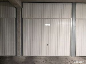 Parking boxé 13 m2 longchamp