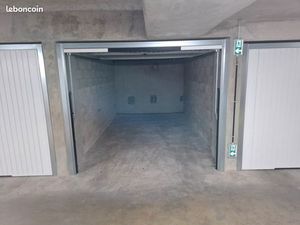 Garage fermé 12.5m² à L’Arbesle - Parking voiture moto- Stockage