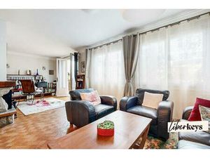 Auray - Maison sur 2 étages - 5 pièces - 3 chambres - 105 m² - 460 m² de terrain