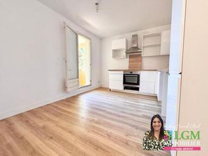 Appartement T3 de 61m2  refait à neuf  cave  parking privé