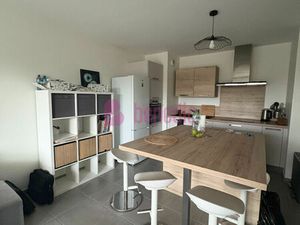 MOULINS LES METZ - f2 meublé - terrasse - parking aérien