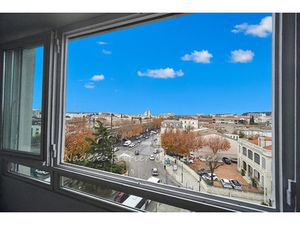 Appartement T3 rénové de 70 m² avec balcon fermé et vue dégagée - Nîmes centre