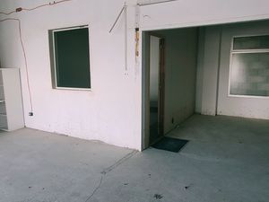 Local entrepot 80 m2 centre-ville Draguignan