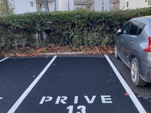 Place de parking - Parc de l'Arboretum