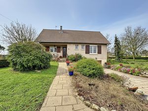 Maison 3 chambres avec sous sol sur 2000m² de terrain proche de Montreuil Bellay