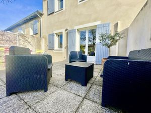 APPARTEMENT AVEC TERRASSE  JARDIN et 2 places de Parking dan