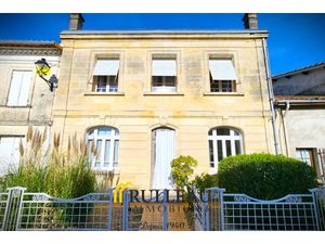 Maison de bourg en pierre de 168 m2 - 6 pièces - avec dépend