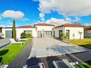 Villa de standing de 142 m² hab + piscine  dépendances et gran