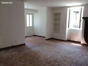 Au calme  grand F2 50m2 proche toutes commodités