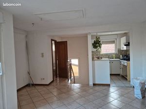 Altorf F2 terrasse et garage