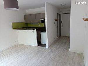 Studio 26 m2 + balcon 6 m2 + cave – IFMS / Fac pharma