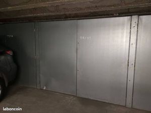 Box 10M2 en sous sol sécurisé Porte de Vincennes