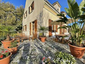 Maison traditionnelle de 152 m² à Marly-Le-Roi