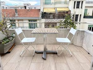 NICE Musiciens : NICE – Musiciens : Beau 3-pièces en étage élevé avec terrasse