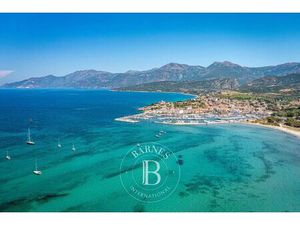 Off Market  Exclusivité  Haute Corse  Hôtel de prestige  Piscine  Plage à pied