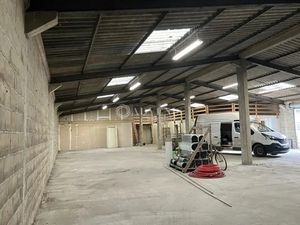 LOCAL D'ACTIVITE A VENDRE