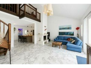 T5 de plain pied  non mitoyen  clim réversible.