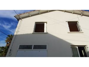 Maison à vendre 3 pièces (16 ST MICHEL) avec 1 étage et 1 garage. Avec 2 chambres