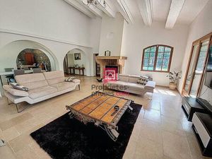 Villa de caractère- La Motte 9 pièces-226 m2- PISCINE- GARAGE