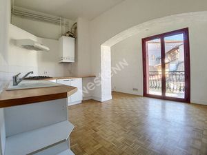 Bel appartement traversant T3 avec Balcon
