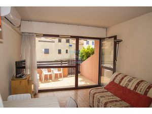 A LOUER STUDIO MEUBLE TERRASSE PLN