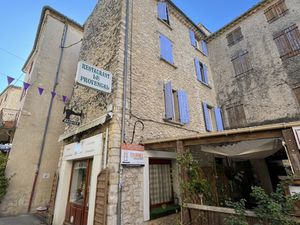 Immeuble avec rapport locatif intéressant!