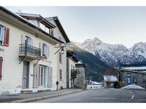 Référence : 6154-TCA. - Maison mitoyenne située au départ des plus belles randonnées du ma