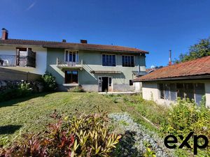 MAISON DE VILLAGE SITUEE AUX CROZETS