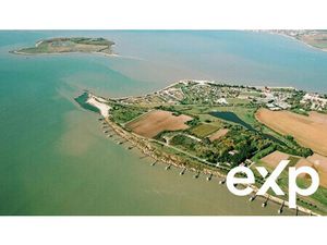 Terrain constructible - Bord de Mer - avec Vue