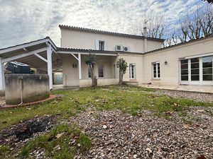 Maison avec annexe indépendante  usage mixte possible  à Villeneuve-sur-Lot