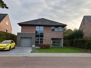 Huis te huur in Onze-Lieve-Vrouw-Waver met 4 slaapkamers