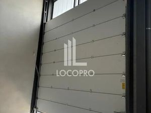 A LOUER - ENTREPOT - 90 M2 - FREJUS