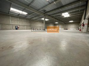 Local d'activités de 1165m²