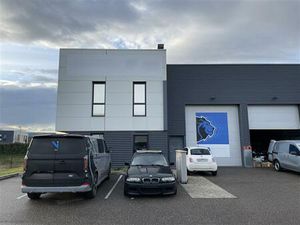 Vente/Location local d'activités ST FONS 268 m²