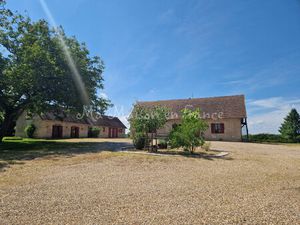 Vente maison 11 pièces 157 m² Lapalisse (03120)