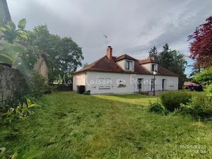 Vente maison 7 pièces 159 m² Saint-Pourçain-sur-Sioule (03500)