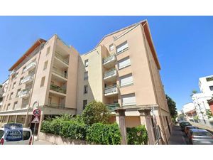 Appartement à louer 2 pièces 48 m² - Lyon 3e Arrondissement (69003) - 800€