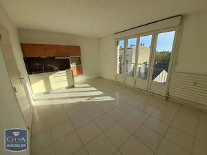 Appartement à louer 1 pièce 23.05 m² - Clairefontaine-en-Yvelines (78) - 570€