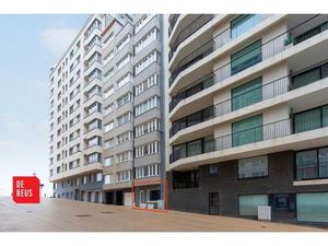 Modern en gezellig appartement met 1 slpk én terras achteraan pal aan het strand !