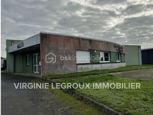 Local commercial de 540 m² à Saint-M'herve