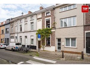 Instapklare woning met leuk stadstuintje op gunstige locatie