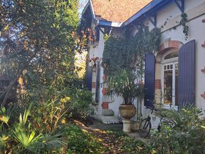 Maison de type arcachonnaise avec cachet et jardin
