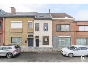 Verder af te werken gezinswoning te Zelzate